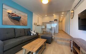 Paraiso Designer Conditioned Apartment With Terrace